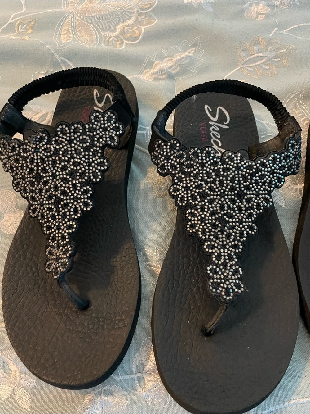Two Pair Skechers Women's Jeweled Thong Sandals - Picture 7 of 7